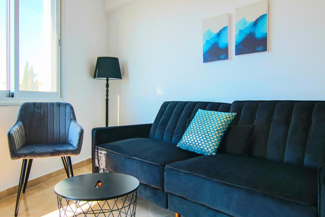 Phaedrus Living Seaside Residence Lighthouse 70 Paphos Bagian luar foto