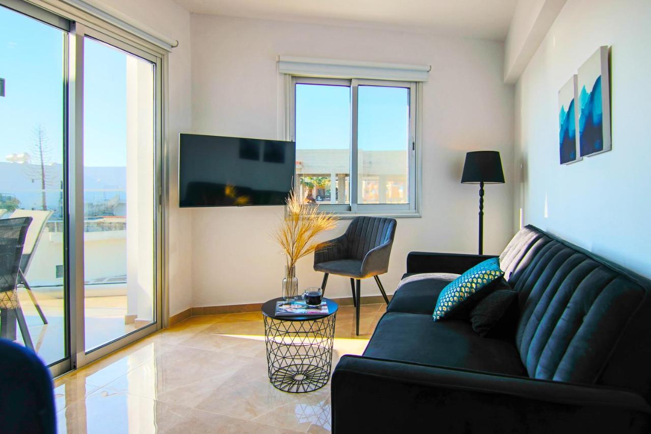 Phaedrus Living Seaside Residence Lighthouse 70 Paphos Bagian luar foto